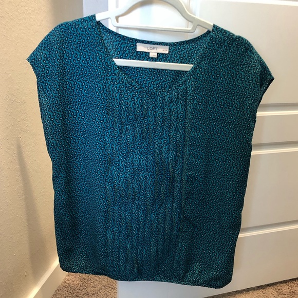 Ann Taylor LOFT cute teal patterned blouse! (LP) - Picture 1 of 3